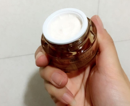 雅詩蘭黛多效智妍眼霜怎么用？