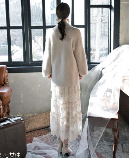 蕾絲長裙配什么上衣？優(yōu)雅氣質(zhì)小女人