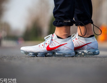 運(yùn)動(dòng)鞋前面磨腳怎么辦？巧用酒精來緩解