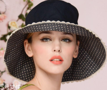 方臉戴什么帽子好看？戴上這三件你臉就不方了