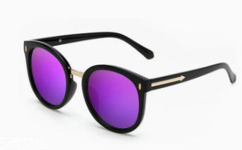 方臉戴什么帽子好看？戴上這三件你臉就不方了