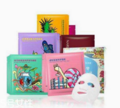 去黑頭面膜多久用一次？撕拉式和泥質(zhì)頻次不同