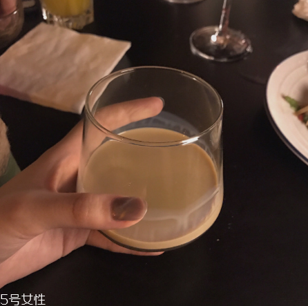 今年最流行的美甲款式 超顯手白的氣質(zhì)可愛美甲 今年最流行的美甲款式 超顯手白的氣質(zhì)可愛美甲