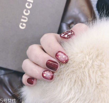 今年最流行的美甲款式 超顯手白的氣質(zhì)可愛美甲 今年最流行的美甲款式 超顯手白的氣質(zhì)可愛美甲