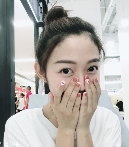 今年最流行的美甲款式 超顯手白的氣質(zhì)可愛美甲 今年最流行的美甲款式 超顯手白的氣質(zhì)可愛美甲