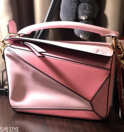 loewe和lv哪個(gè)檔次高？都是頂級(jí)品牌