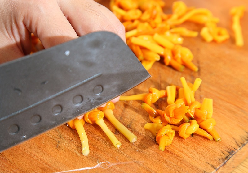 干黃花菜怎么挑選和處理 干黃花菜怎么挑選和處理