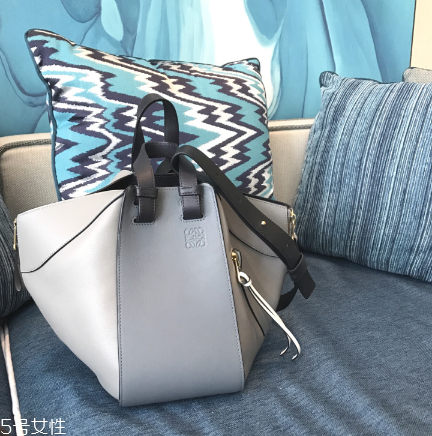 loewe和bv哪個檔次高？著名奢侈品牌間的對決