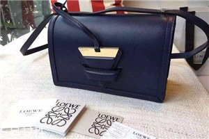 loewe在哪兒買便宜？西班牙皇室品牌