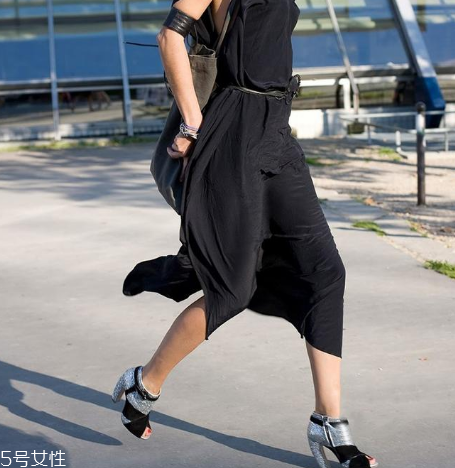 亮片衣服怎么搭配？助你成為時髦精