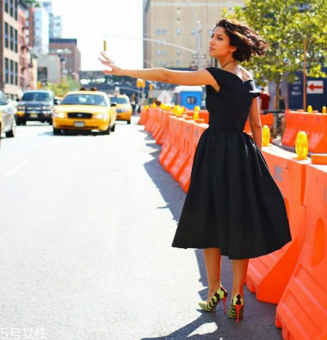 春天穿什么裙子好看？爭奇斗艷全靠它