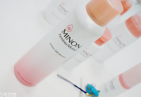 minon蜜濃和芙麗芳絲哪個好用？日本很好的藥妝品牌