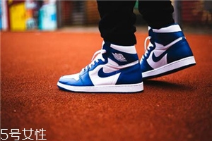 運(yùn)動(dòng)鞋有折痕印怎么辦？巧用雞蛋清來解決