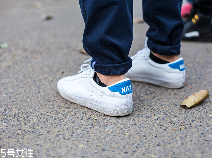 運(yùn)動(dòng)鞋放久了會(huì)壞嗎？運(yùn)動(dòng)鞋長期不穿也會(huì)壞