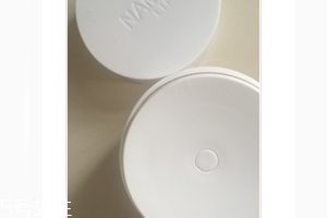 snail white蝸牛霜怎么打開(kāi)？輕輕一按即有乳液滲出