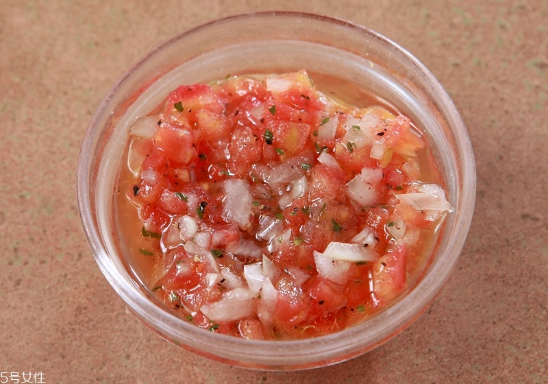 自制炸雞塊的做法 雞胸肉少油更健康 自制炸雞塊的做法 雞胸肉少油更健康