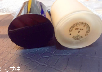 阿瑪尼粉底液脫妝嗎？4小時(shí)后要補(bǔ)妝