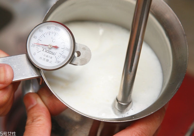 牛奶怎么打出奶泡 咖啡機打奶泡好選擇 牛奶怎么打出奶泡 咖啡機打奶泡好選擇