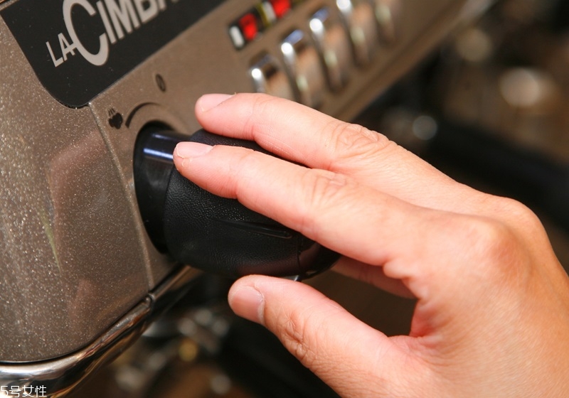 牛奶怎么打出奶泡 咖啡機打奶泡好選擇 牛奶怎么打出奶泡 咖啡機打奶泡好選擇