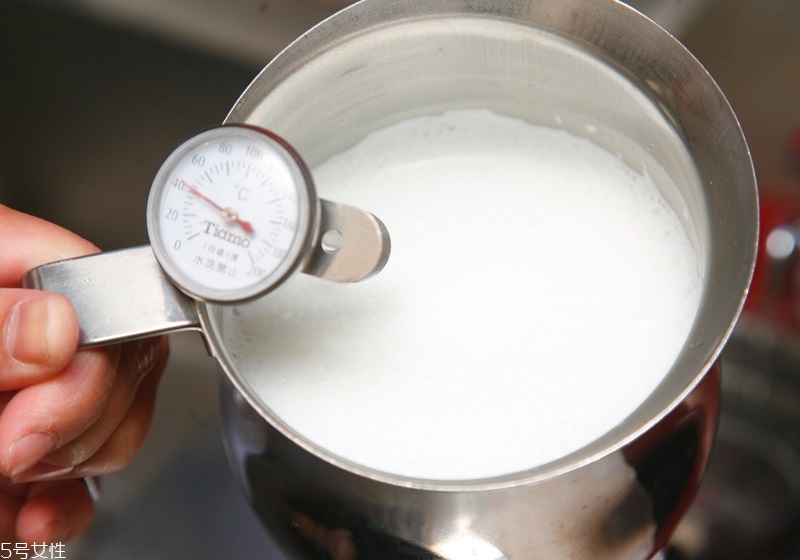 牛奶怎么打出奶泡 咖啡機打奶泡好選擇 牛奶怎么打出奶泡 咖啡機打奶泡好選擇