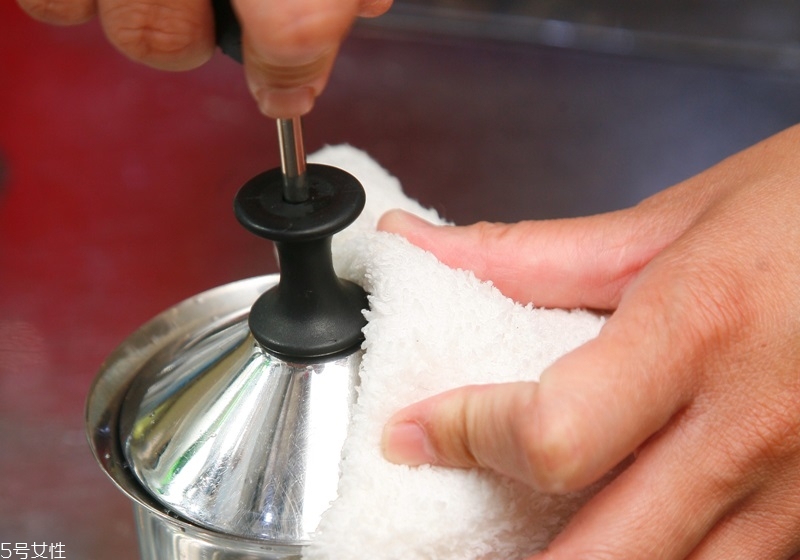 牛奶怎么打出奶泡 咖啡機打奶泡好選擇 牛奶怎么打出奶泡 咖啡機打奶泡好選擇