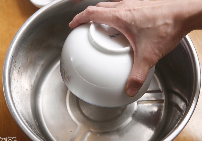 自制滴雞精的做法 這樣吃更有營養(yǎng) 自制滴雞精的做法 這樣吃更有營養(yǎng)