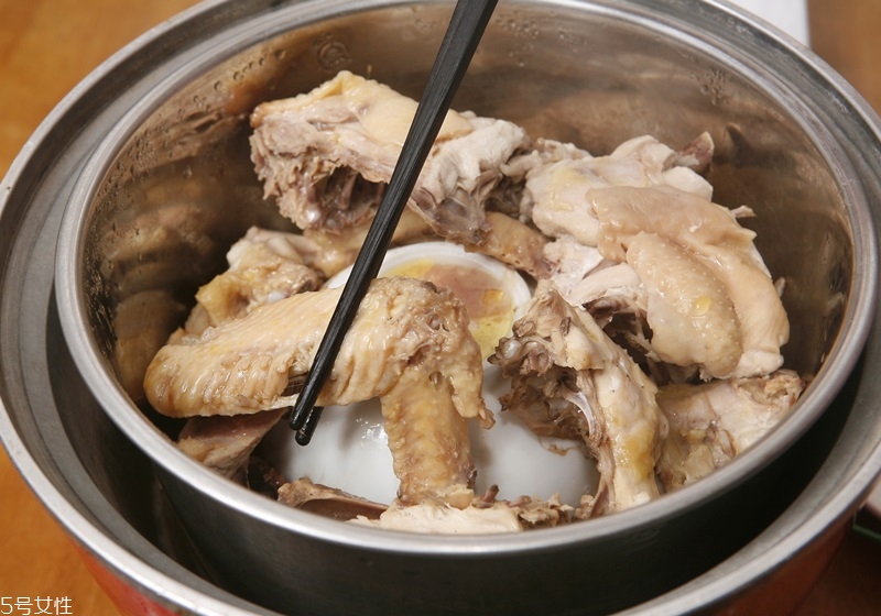 自制滴雞精的做法 這樣吃更有營養(yǎng) 自制滴雞精的做法 這樣吃更有營養(yǎng)