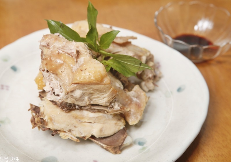 自制滴雞精的做法 這樣吃更有營養(yǎng) 自制滴雞精的做法 這樣吃更有營養(yǎng)