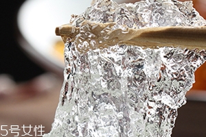 雪燕和桃膠能一起燉嗎？