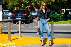 牛仔褲什么款式好看？2022最流行的牛仔褲