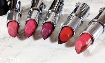 紀梵希小羊皮是啞光口紅嗎？官方強調半啞光質地