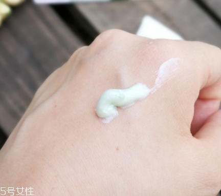 海藍(lán)之謎透潔面泡沫怎么用？璀璨凈透潔面泡沫