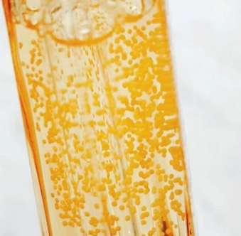 精華油有什么功效？三大功效拯救中年少女問題肌