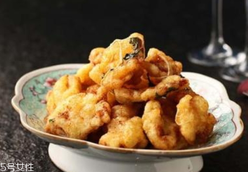 鍋包肉和糖醋里脊的區(qū)別 屬于不同的菜系 鍋包肉和糖醋里脊的區(qū)別 屬于不同的菜系