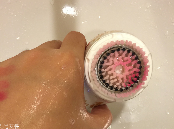 科萊麗和luna潔面儀對比區(qū)別 新一代洗臉神器 科萊麗和luna潔面儀對比區(qū)別 新一代洗臉神器