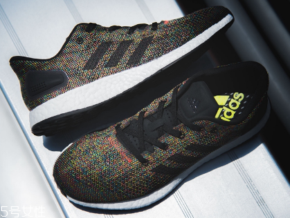 運(yùn)動(dòng)鞋后跟磨腳怎么辦？教你四招解決問(wèn)題