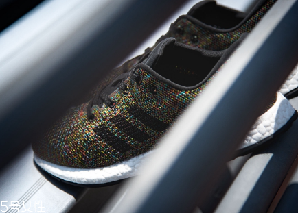 運(yùn)動(dòng)鞋后跟磨腳怎么辦？教你四招解決問(wèn)題