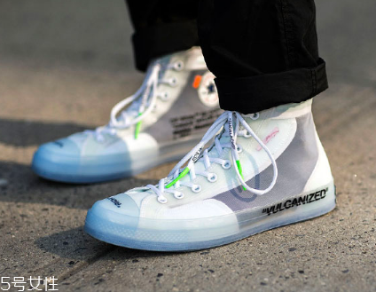 運(yùn)動(dòng)鞋腳面緊怎么處理？千萬(wàn)不要勉強(qiáng)穿