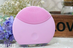 luna潔臉儀可以卸妝嗎？能夠深層清潔肌膚污垢