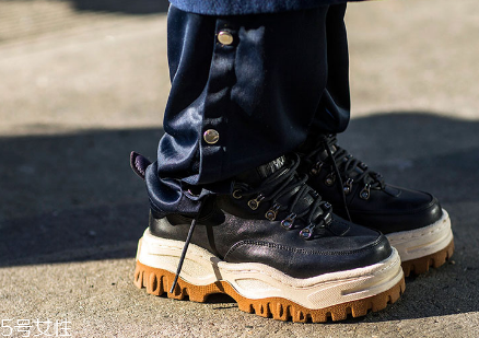 運動鞋里面怎么清洗？運動鞋清洗要仔細