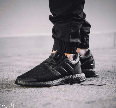 運(yùn)動(dòng)鞋可以曬太陽(yáng)嗎？不要長(zhǎng)時(shí)間暴曬