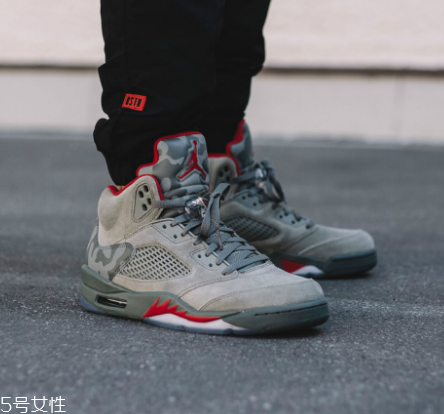 運(yùn)動(dòng)鞋可以曬太陽(yáng)嗎？不要長(zhǎng)時(shí)間暴曬