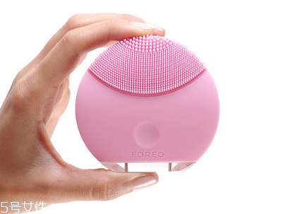 luna潔臉儀可以卸妝嗎？能夠深層清潔肌膚污垢