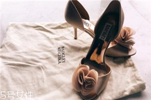 badgley mischka是什么牌子？高性價(jià)比婚鞋首選