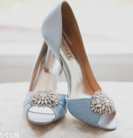 badgley mischka鞋子在哪買？美到挪不開眼的藝術(shù)品