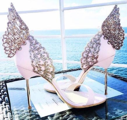 sophia webster是什么檔次？新星設(shè)計師圓你公主夢