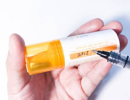 倩碧鮮活維c修復精華使用方法 提升肌膚鮮活力