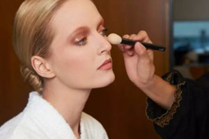 nars極光亮顏粉底液怎么樣？