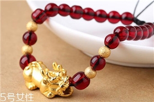 石榴石手鏈可以戴著洗澡嗎？會影響其壽命