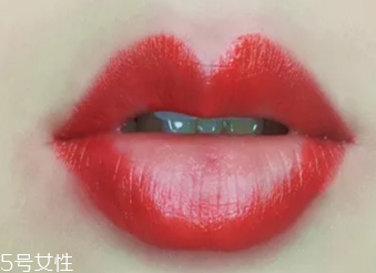 絲絨口紅和啞光哪個(gè)好？正式場合用啞光